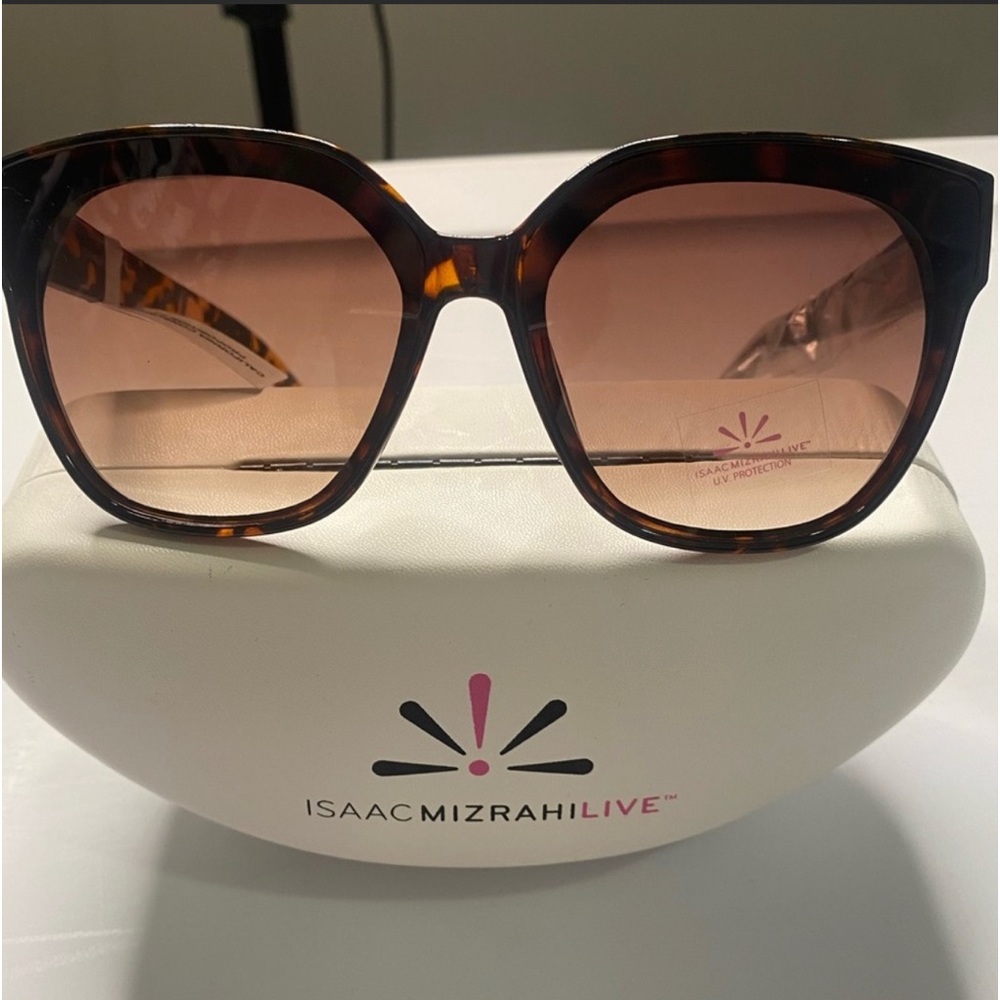 NWT Isaac Mizrahi Tortoise Sunglasses with Case